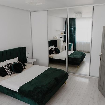 Ah Zimna Apartment Caşonia Exterior foto