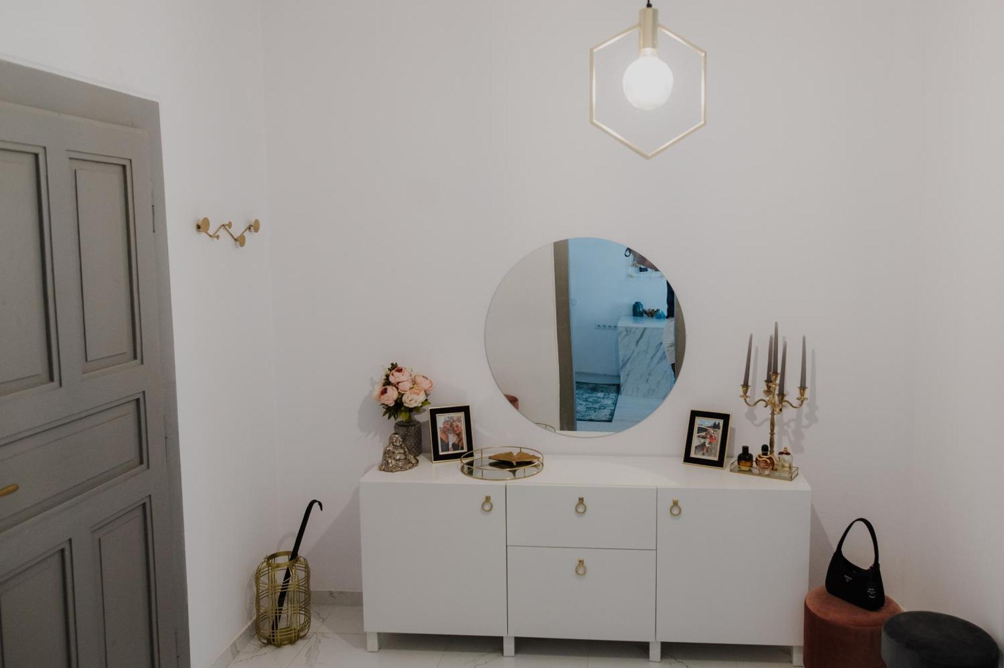 Ah Zimna Apartment Caşonia Exterior foto